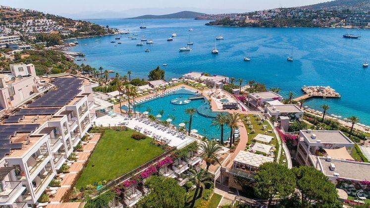 Dünyaca Ünlü Rapçi Drake Bodrum’da Balayı Yapacak Bvlgari Detayı Olay Yarattı 6